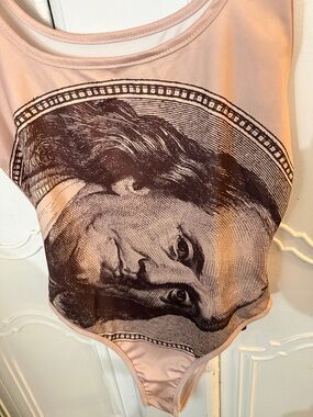 SHEIN Pink Graphic Money Print Bodysuit